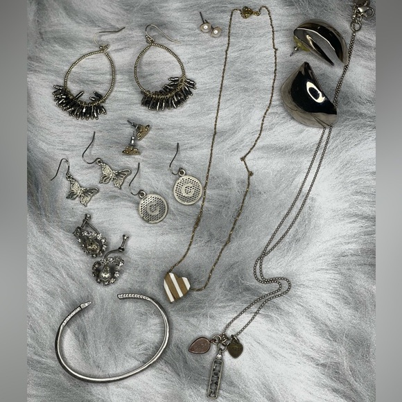 Jewelry - 10 Piece Jewelry Lot